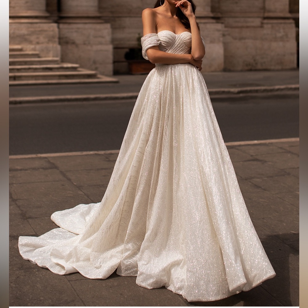 Elly Haute Couture Anita Shimmering Off-The-Shoulder Wedding Dress Size 12